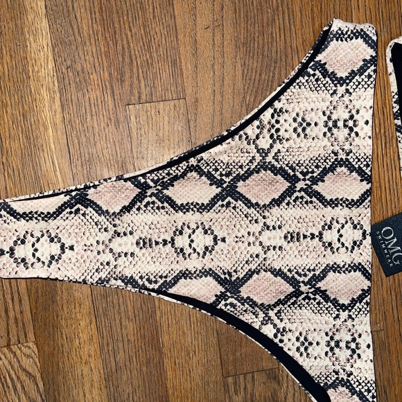 OMG swimsuit New with tags Size L - Picture 2 of 5